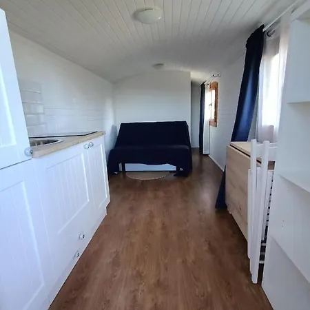 Roulotte Authentique: Beaujolais-view Retreat With Ev Charging *