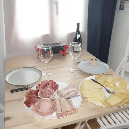 Roulotte Authentique: Beaujolais-view Retreat With Ev Charging * Montmerle-sur-Saone