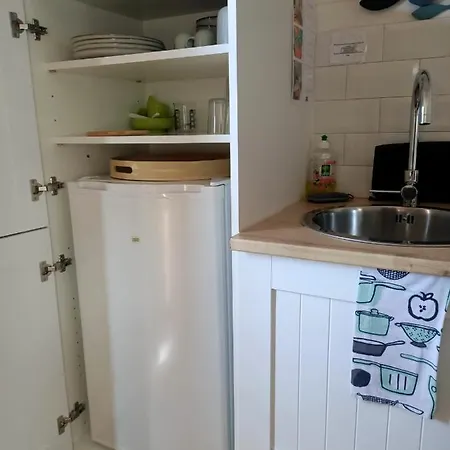 Bed & Breakfast Roulotte Authentique: Beaujolais-view Retreat With Ev Charging *