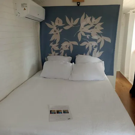 Roulotte Authentique: Beaujolais-view Retreat With Ev Charging Bed & Breakfast